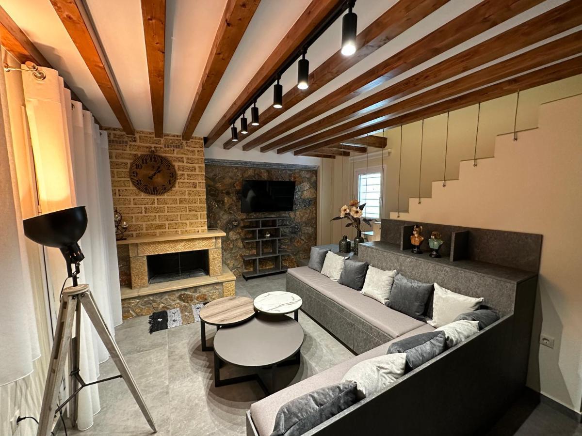 Nikole'S Villas Luxury 180M2 Tirós Екстериор снимка