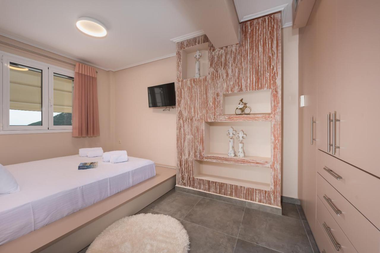 Nikole'S Villas Luxury 180M2 Tirós Екстериор снимка