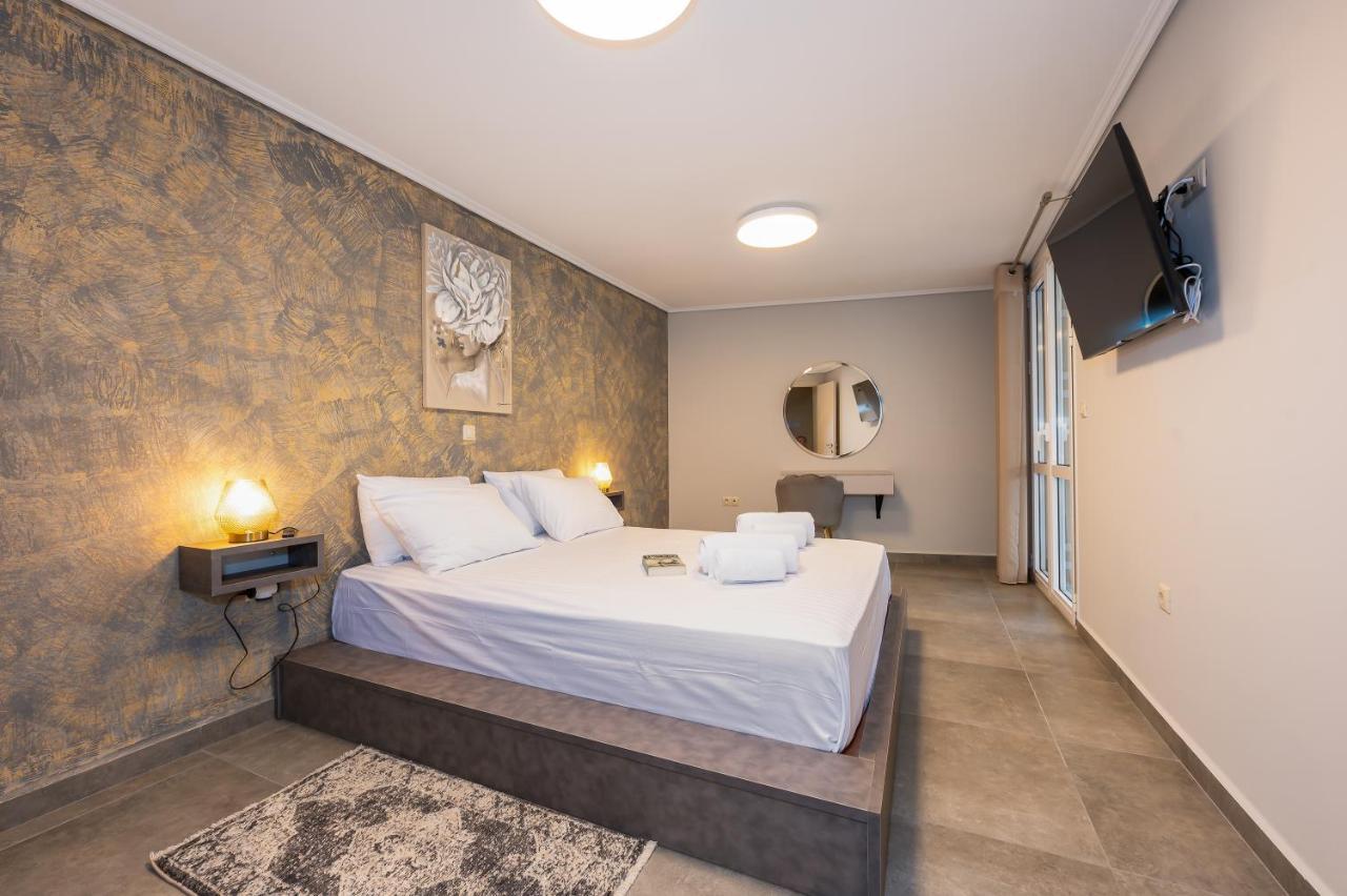 Nikole'S Villas Luxury 180M2 Tirós Екстериор снимка